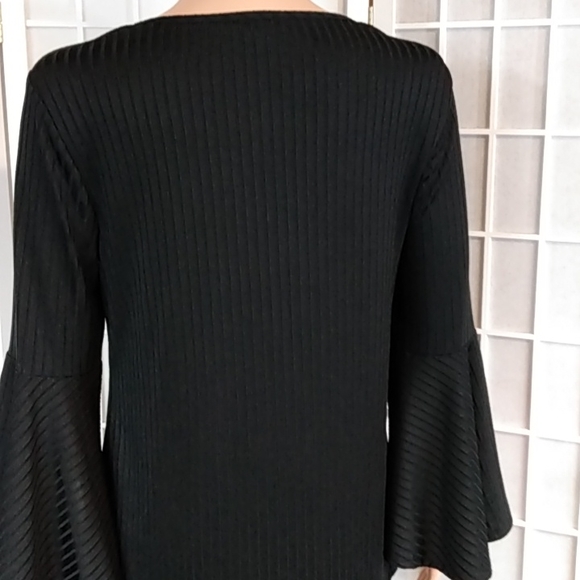 Sami & Jo black ribbed blouse w/ Bell sleeves - Picture 5 of 9